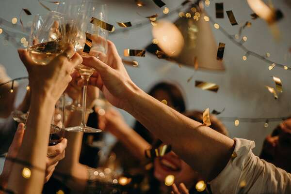 Festins de Fin d'Année : Les Meilleurs Restaurants de Dordogne pour le Réveillon !