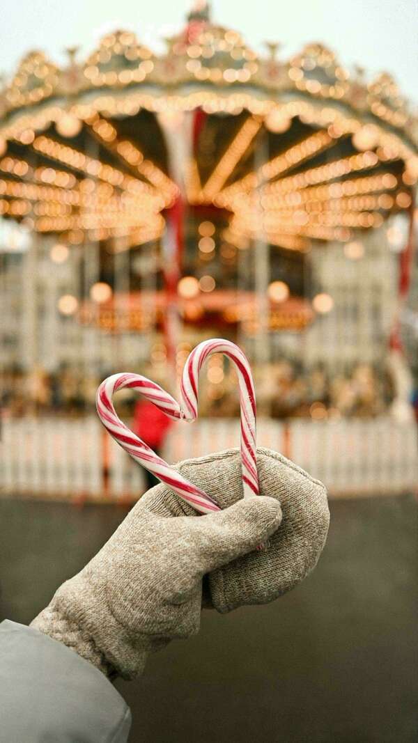 Visitez les Marchés de Noël de Dordogne avec M&Services Conciergerie : Dates et Animations 2024 !